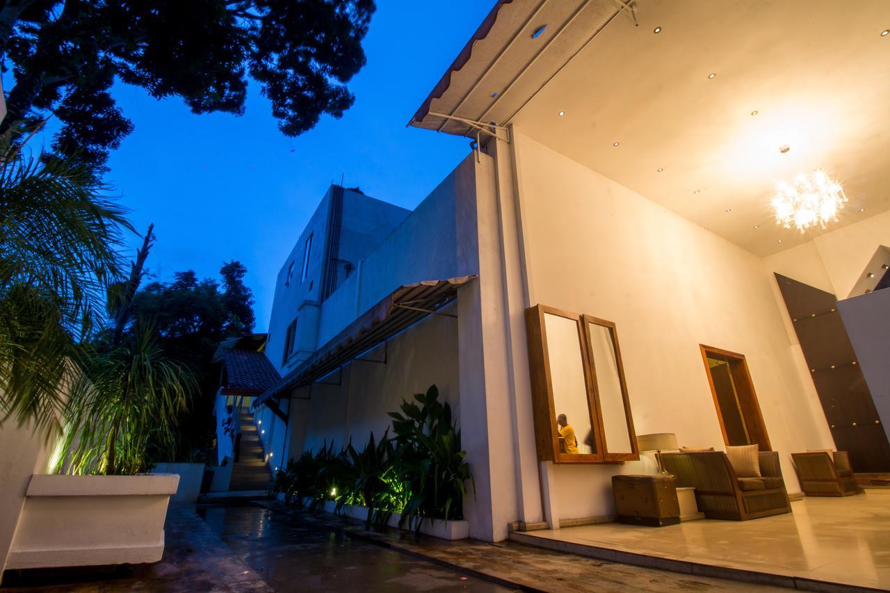 Sleek Hotel Kegalle Exterior photo